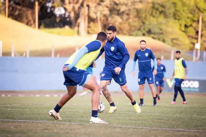 O Londrina busca embalar de vez na Série B do Campeonato Brasileiro. Para isso, precisa vencer o Cuiabá nesta quinta-feira ...