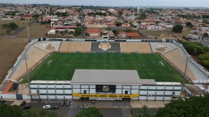 Líder isolado da Série B do Campeonato Brasileiro, o Vila Nova volta a campo nesta sexta-feira (26) para um confronto direto ...