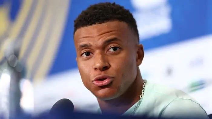 Kylian Mbappé foi questionado sobre quem é o melhor jogador entre ele, Erling Haaland, Harry Kane, Lionel Messi e Cristiano ...