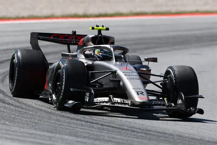 Brasileiro da Audi ainda comentou sobre primeira vitória de Lewis Hamilton pela Ferrari ...