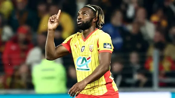 O ex-ala do Newcastle United, Allan Saint-Maximin, chegou a um acordo para deixar o RC Lens, da Ligue 1, e se transferir para ...