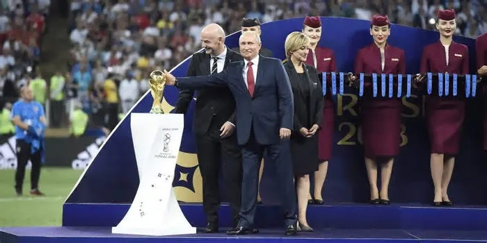 A UEFA confirmou a extensão da exclusão da Rússia das suas competições até 2026/27, mantendo a Bielorrússia elegível com ...