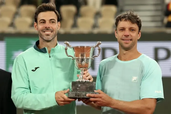 Granollers e Zeballos não deixaram margem para dúvidas na final de pares masculinos. Em 1h16, os nº1 dominaram Heliovaara e ...