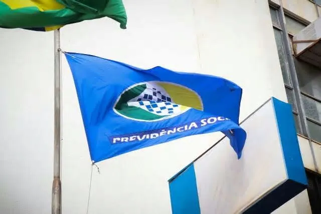 O segurado do INSS (Instituto Nacional do Seguro Social) que solicitar aposentadoria, BPC (Benefício de Prestação Continuada) ...