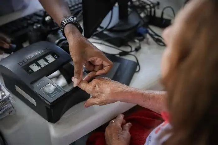 O O Instituto Nacional do Seguro Social (INSS) ampliou a obrigatoriedade do cadastro da biometria para a concessão de ...