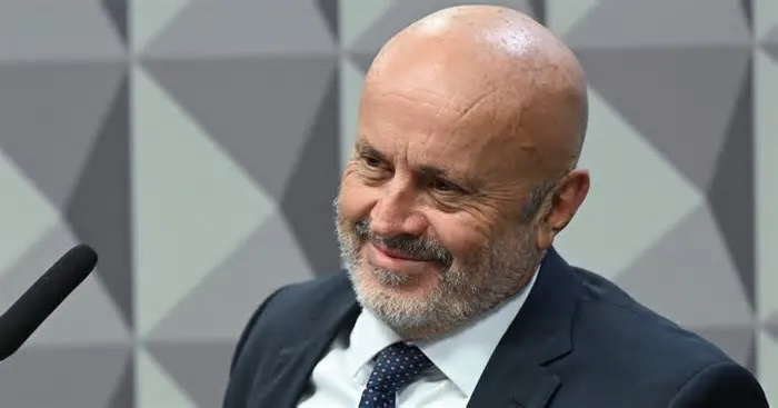 Em depoimento à CPMI do INSS, o empresário negou participação no esquema. Classificou a prisão como “medida extremamente ...