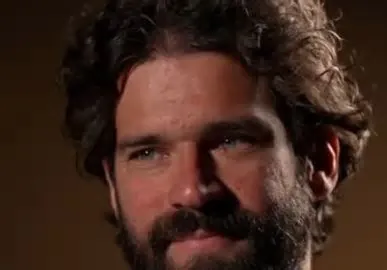 O amor está no ar! Alisson, goleiro da seleção brasileira, e sua esposa, Natália Becker, completam nesta segunda-feira, dia ...
