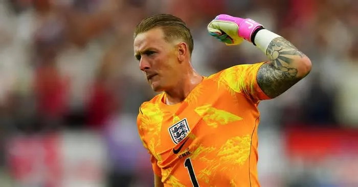 «Caótico» Jordan Pickford vai custar o Campeonato do Mundo a Inglaterra, avisa Troy Deeney, antigo jogador inglês da Premier ...