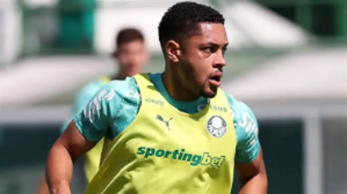 O Palmeiras divulgou atualizações sobre o elenco na noite desta terça-feira, em suas redes sociais, após atividade realizada, ...