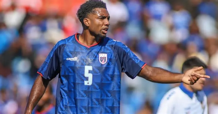 Nascido na França e formado no futebol europeu, Logan Costa escolheu defender Cabo Verde e virou um dos símbolos da primeira ...