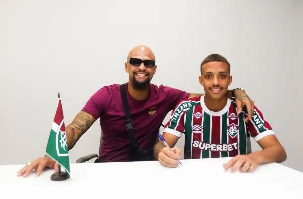 O Fluminense encaminhou nesta quarta-feira (17) o empréstimo do volante Davi Melo, filho do ex-jogador Felipe Melo. Fora dos ...