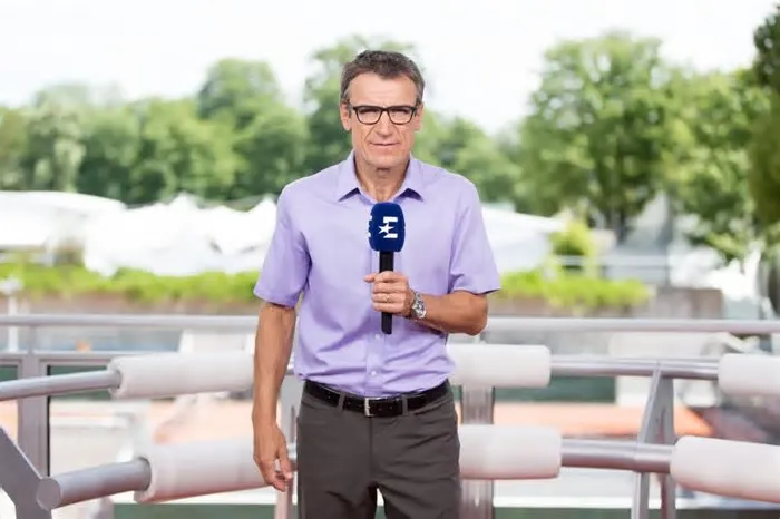 Mats Wilander foi questionado pela Ubitennis sobre o favoritismo de Jannik Sinner para Wimbledon 2026, depois do que ...