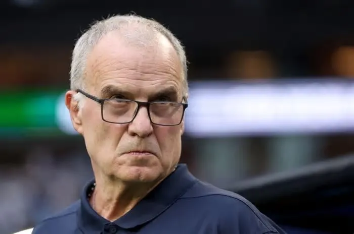 Depois do holandês Van Dijk, técnico do Uruguai também avalia que novo protocolo interfere negativamente nas partidas ...