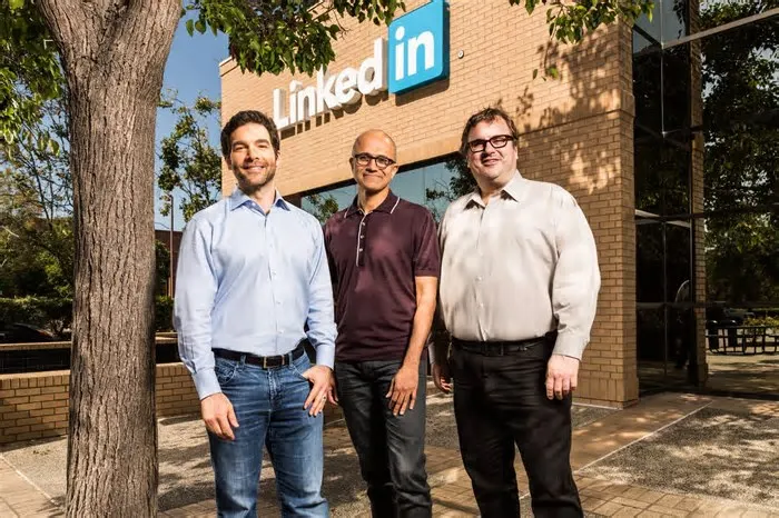 A Microsoft anunciou nesta segunda-feira (13) que fechou um acordo para comprar o LinkedIn por US$ 26,2 bilhões. A transação, ...