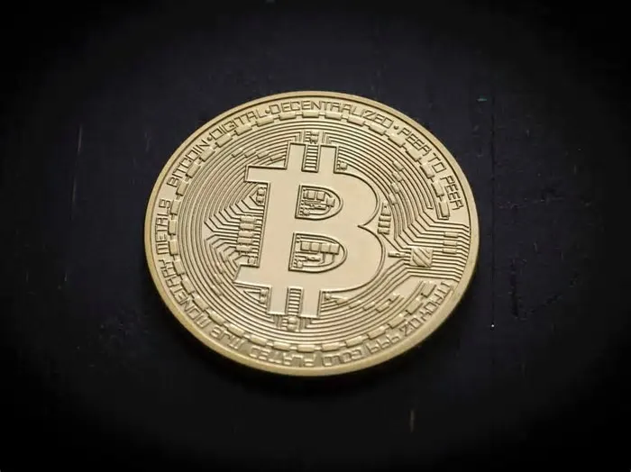 A Microsoft identificou um novo malware que se propaga através de pens USB para roubar criptomoedas e criar uma backdoor nos ...