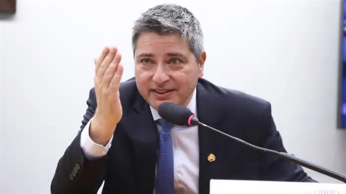 Portinho afirma que proposta da Câmara avançou com debate insuficiente e pode elevar custos para MEIs e pequenas empresas.