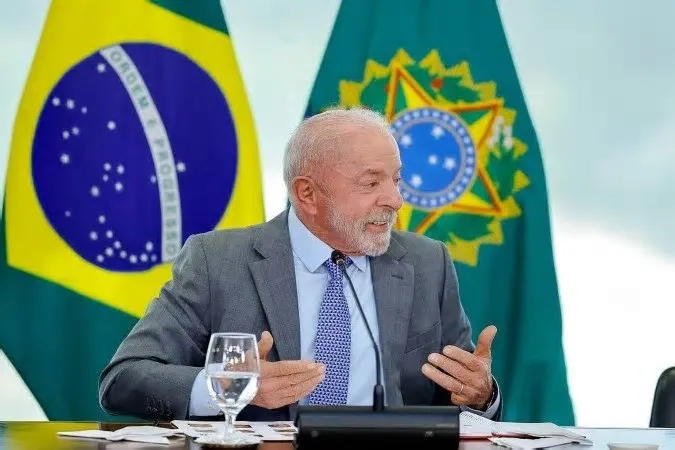 O petista pretende discutir possíveis tarifas sobre produtos brasileiros. Antes da viagem, cancelou agenda e anunciou ...