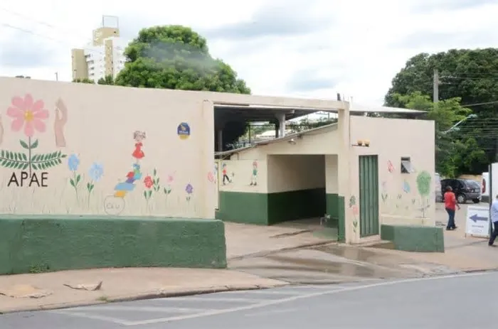 A juíza Sinii Savana Bosse Saboia Ribeiro declarou o domínio da Associação de Pais e Amigos dos Excepcionais de Cuiabá (Apae) ...