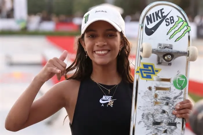 Trio brasileiro disputa medalhas neste domingo (21); Rayssa volta a competir após ficar três meses afastada por lesão ...