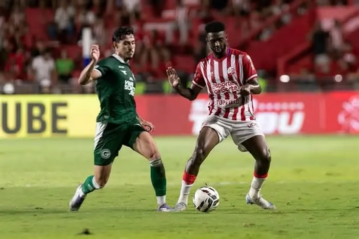 O Goiás venceu o Náutico por 1 a 0 neste domingo, nos Aflitos, pela 15ª rodada da Série B, conquistando sua primeira vitória ...