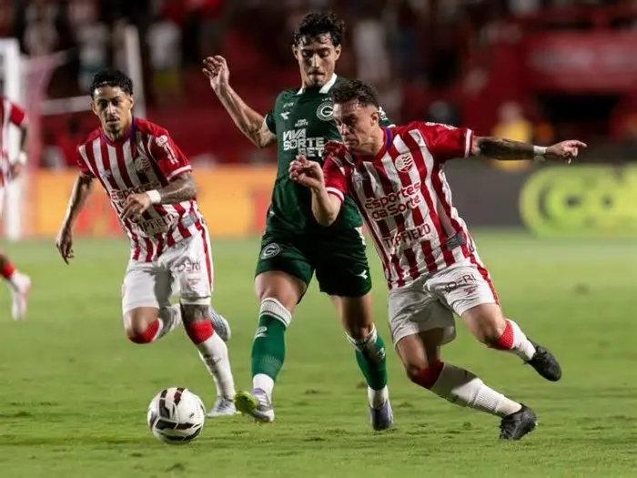 O mês de junho não deixará saudades no Náutico. Foram quatro jogos no período, com três derrotas e um empate. Somado ao ...