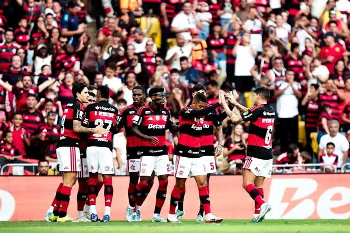 No dia 12 de julho, o elenco embarca de volta para o Brasil, onde concluirá a intertemporada. O primeiro jogo oficial após o ...