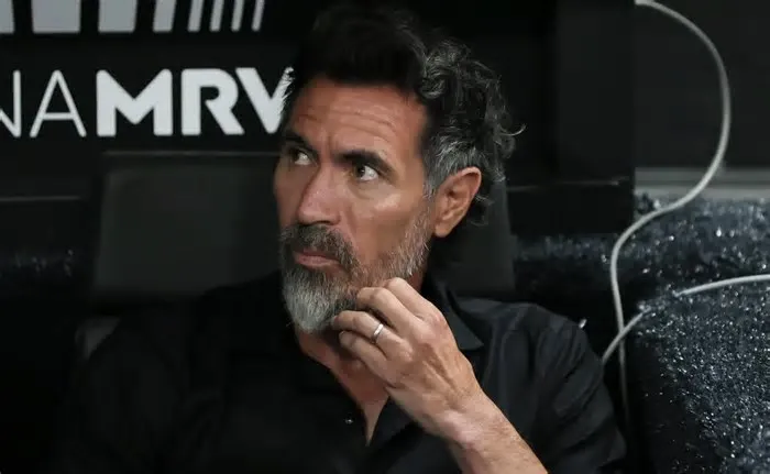 Aos 17 anos, o atacante atuou entre os titulares em apenas uma oportunidade, na vitória diante do Juventus, no dia 16 de ...
