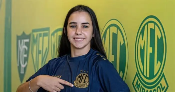 Letícia Fernanda encerrou a carreira de atleta para se tornar auxiliar técnica e, em 2025, virou treinadora de categorias de ...