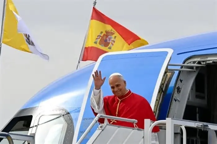 Durante viagem à Espanha, o pontífice brincou sobre rivalidade entre Real Madrid e Barcelona e disse que apoiará os EUA na ...