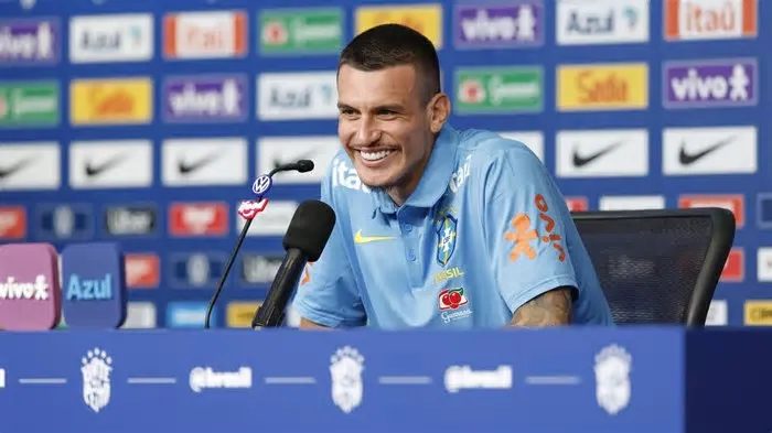 O zagueiro Ibañez, filho de pai brasileiro e mãe uruguaia, foi a surpresa na escalação da Seleção Brasileira para a estreia ...