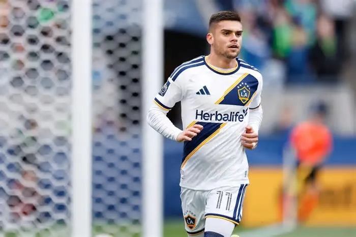 Gabriel Pec está na mira do Cruzeiro e do Bahia. A Raposa avançou nas conversas com o LA Galaxy, enquanto o clube baiano fez ...