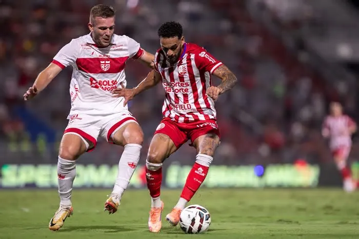 CRB vence o Náutico por 2 a 1 no Rei Pelé, reage após empate no fim e soma pontos importantes na Série B do Brasileirão.
