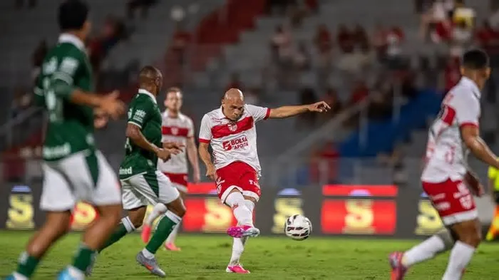 CRB e Náutico se enfrentam em um jogo crucial na Série B do Campeonato Brasileiro, com ambos os times buscando recuperação ...