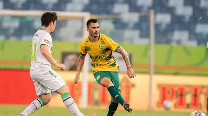 O Cuiabá reencontrou o caminho das vitórias na Série B do Campeonato Brasileiro graças ao brilho de uma promessa da base. Em ...