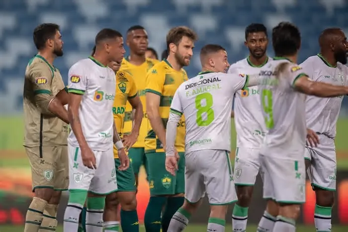 Após duas rodadas sem vencer, o Cuiabá superou o América-MG por 1 a 0 nesta quinta-feira (2) na Arena Pantanal, pela rodada ...
