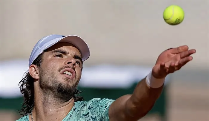 Jaime Faria ameaçou somar a maior vitória da sua carreira mas viu Casper Ruud dar a volta rumo aos 'quartos' no ATP 250 de ...