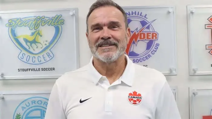 Em Toronto o Maisfutebol encontrou Tony Fonseca: o Fonseca do Benfica dos anos 80, que era colega de quarto de Manuel Bento, ...